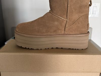 UGG Classic Mini Platform Brown Suede Shearling Lined Boots US 8 EU 39