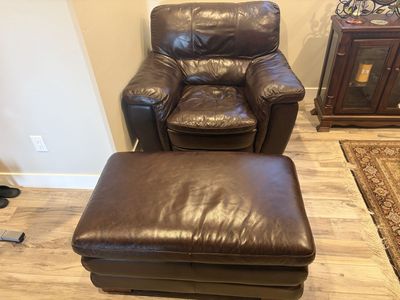 Comfy oversized chair with ottoman