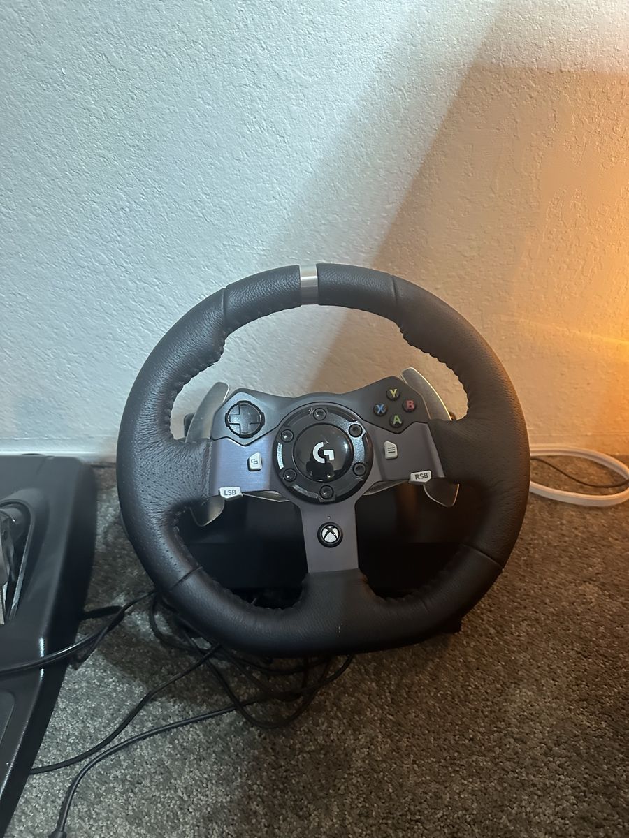 Logitech G920 Driving Force Racing wheel