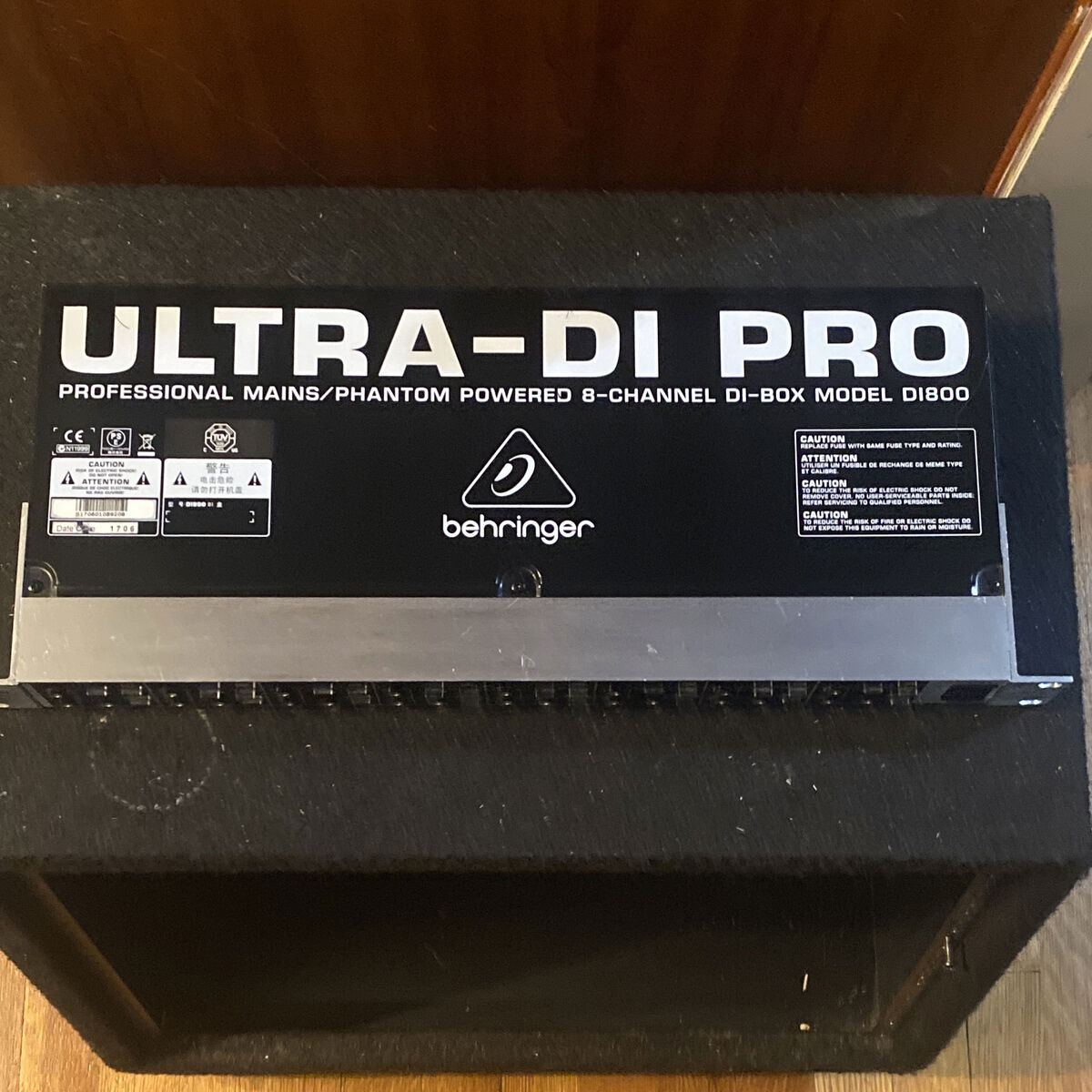 Behringer 8 Channel DI Unit