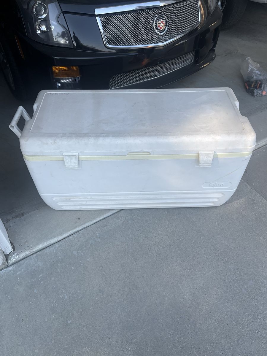 Igloo Large White Ice Chest Cooler with Side Handles