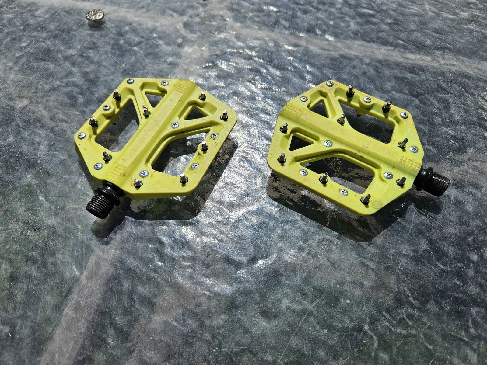 Stamp flat pedals