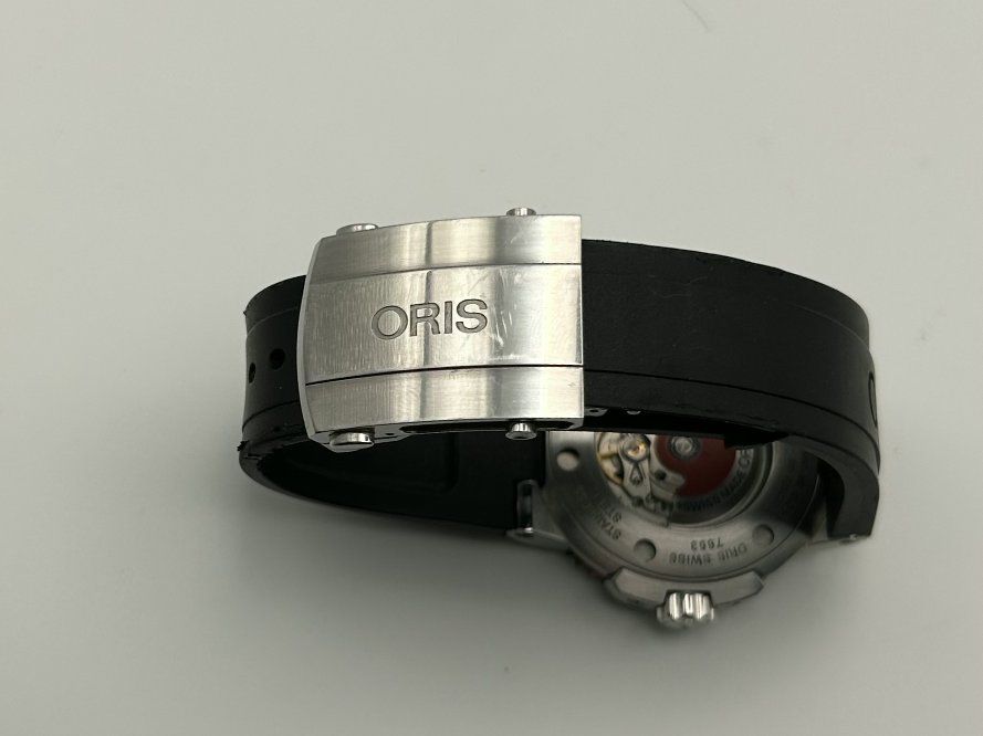 Main image 3