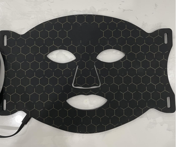 New in box LED Face Mask Light Therapy