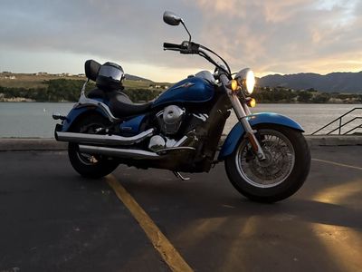 Kawasaki Vulcan 900 Classic Motorcycle - Blue Cruiser - Excellent Condition