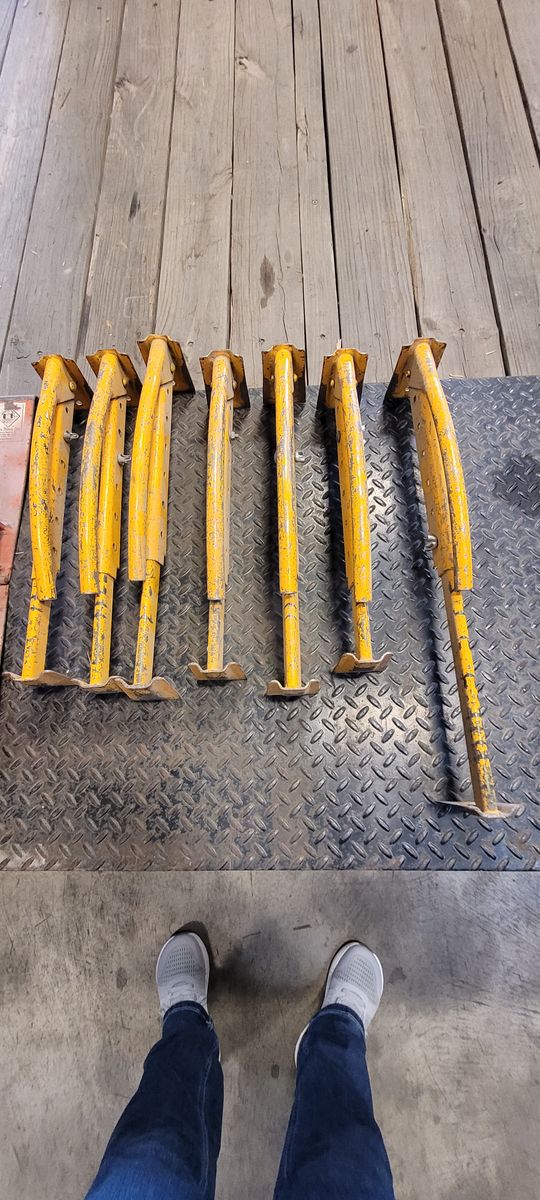 Adjustable Brick Tongs