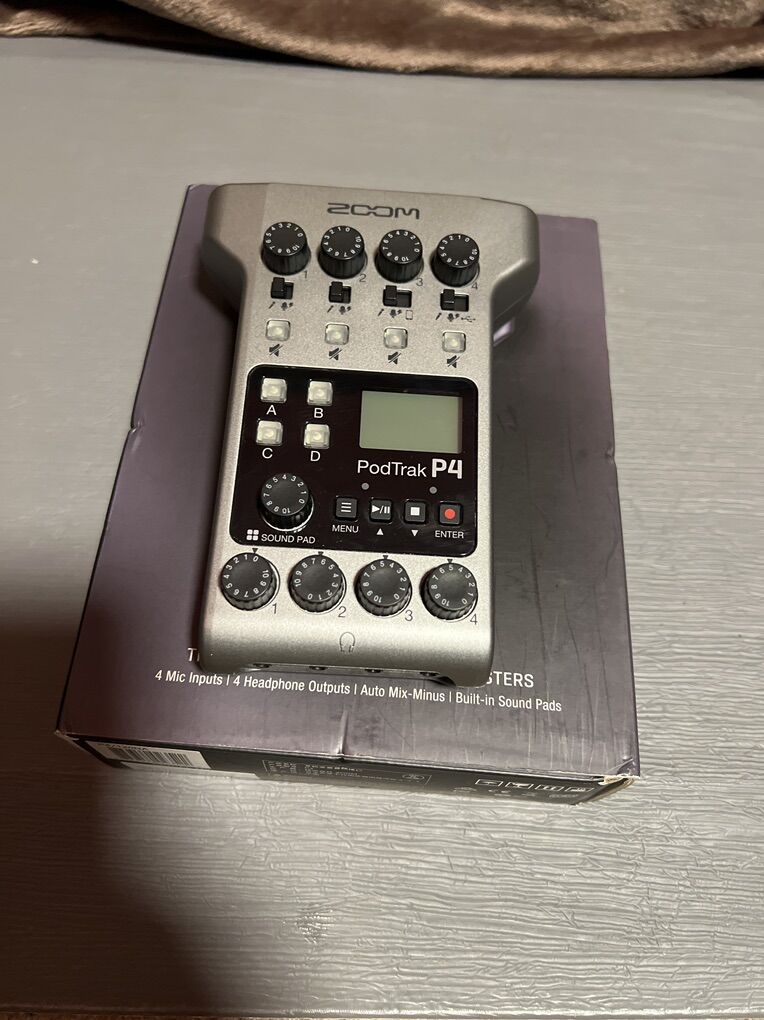 Zoom Podtrack P4