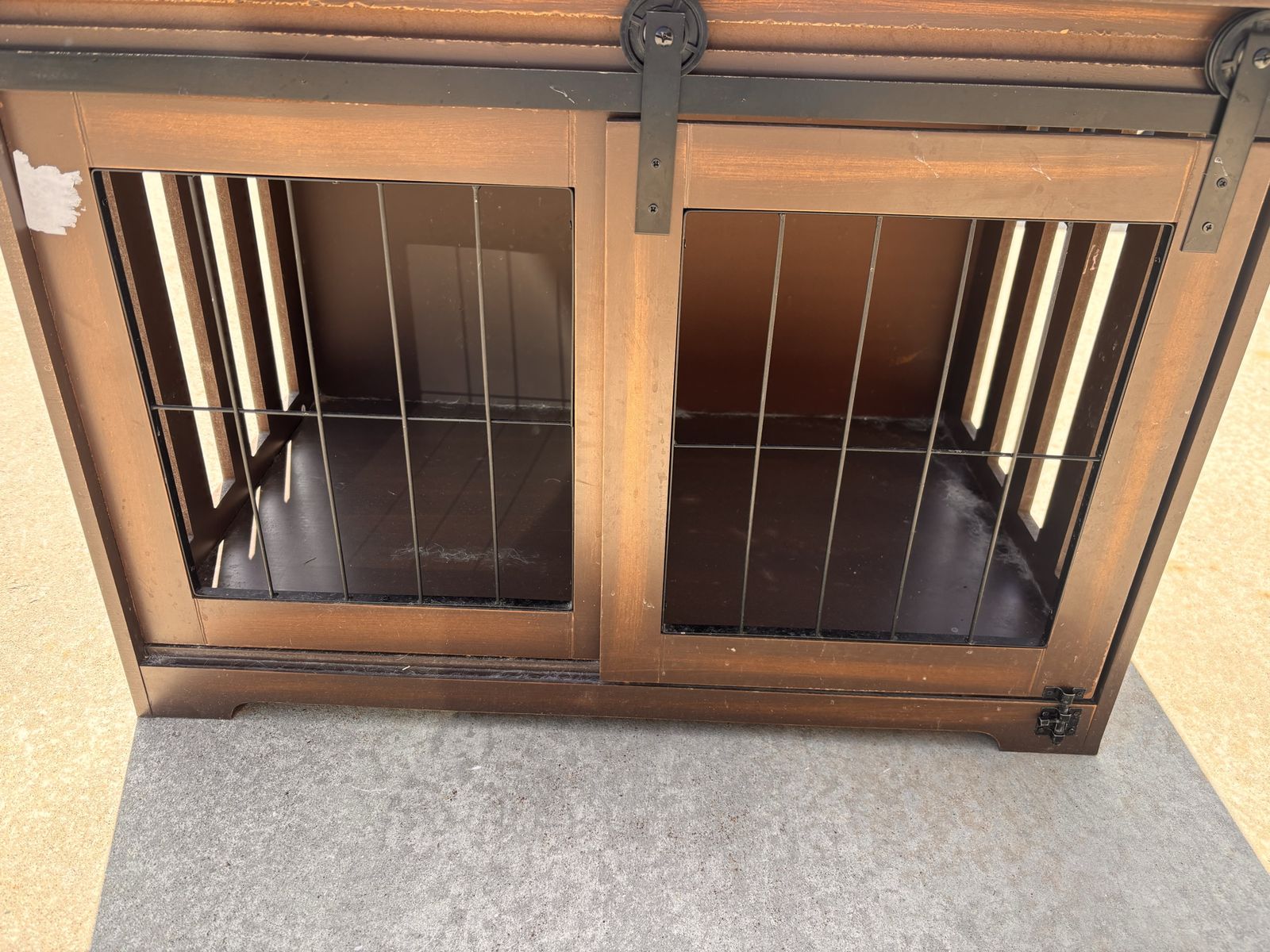 Wood dog crate