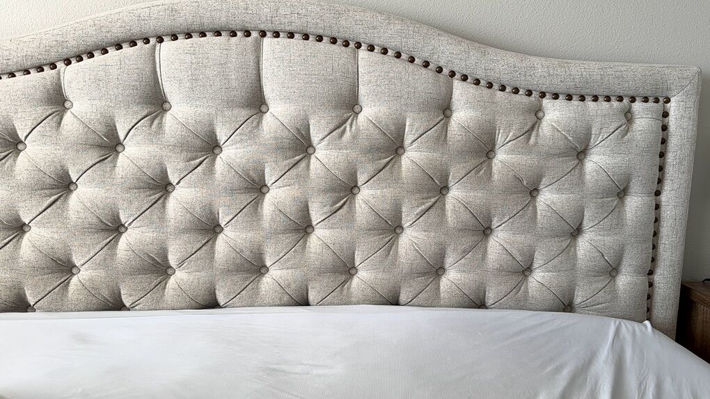 Home Meridian Olympia Upholstered King bed