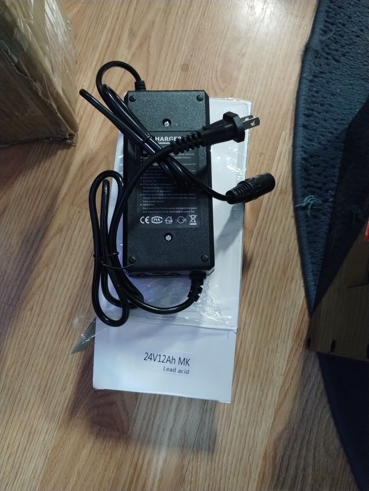 NEW WHEEL CHAIR BATTERY AND CHARGER