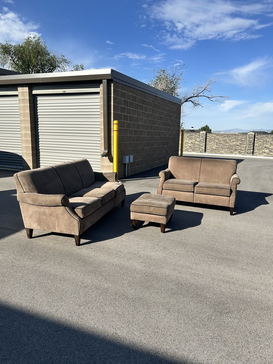 3 Piece tan corduroy Sofa/Loveseat/Ottoman set