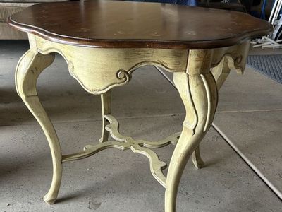 $198 obo! *Beautiful Vintage Accent Table*