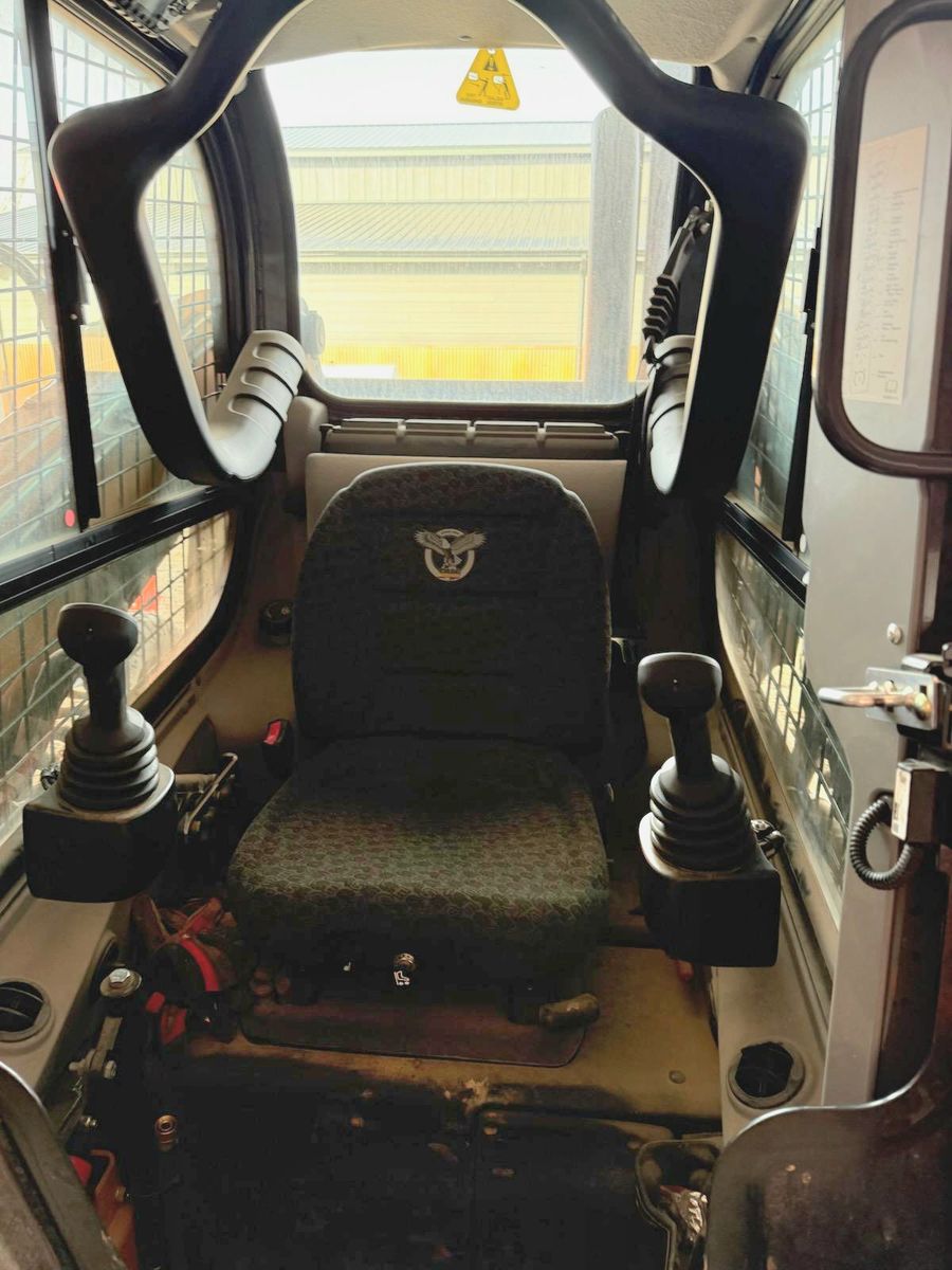 Main image 4