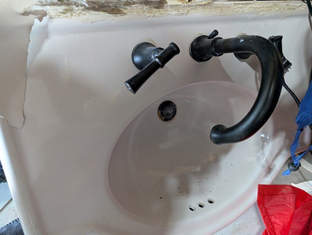 FREE – 2 Pedestal Bathroom Sinks + Faucets Included