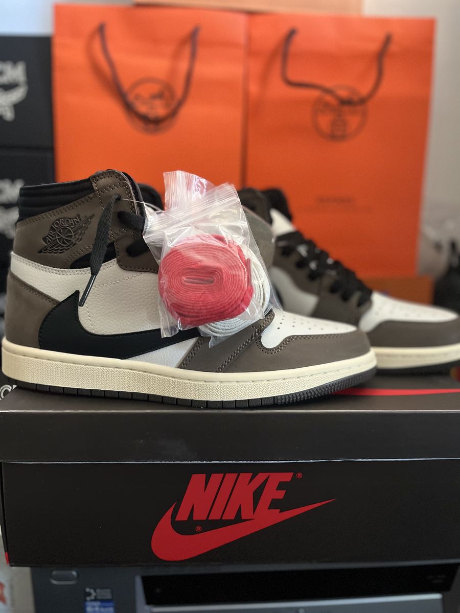 air Jordan 1 travis Scott mocha