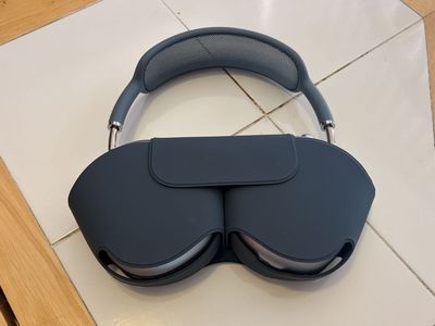 Apple AirPods Max 1st gen USB-C Sky Blue