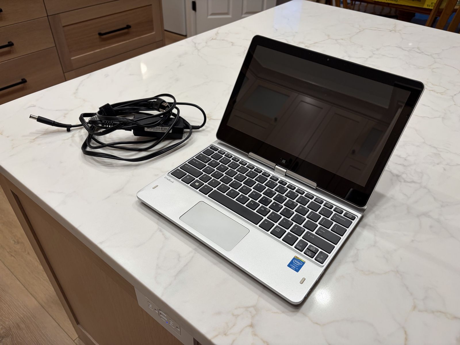 HP EliteBook Revolve Convertible Laptop Intel Core i7 with Charger