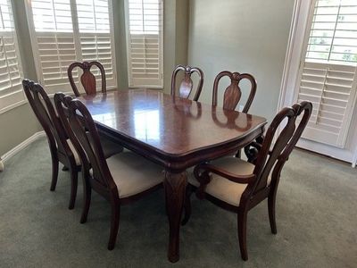 Dining Table and 8 chairs