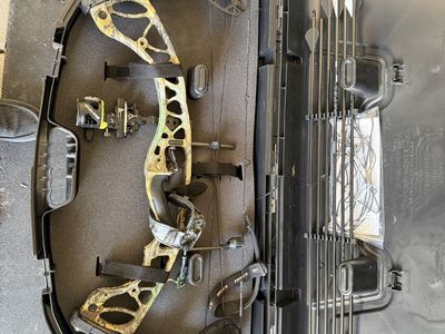 Hoyt Bow with Case and Arrows - Camouflage Compound Bow Hunting Package
