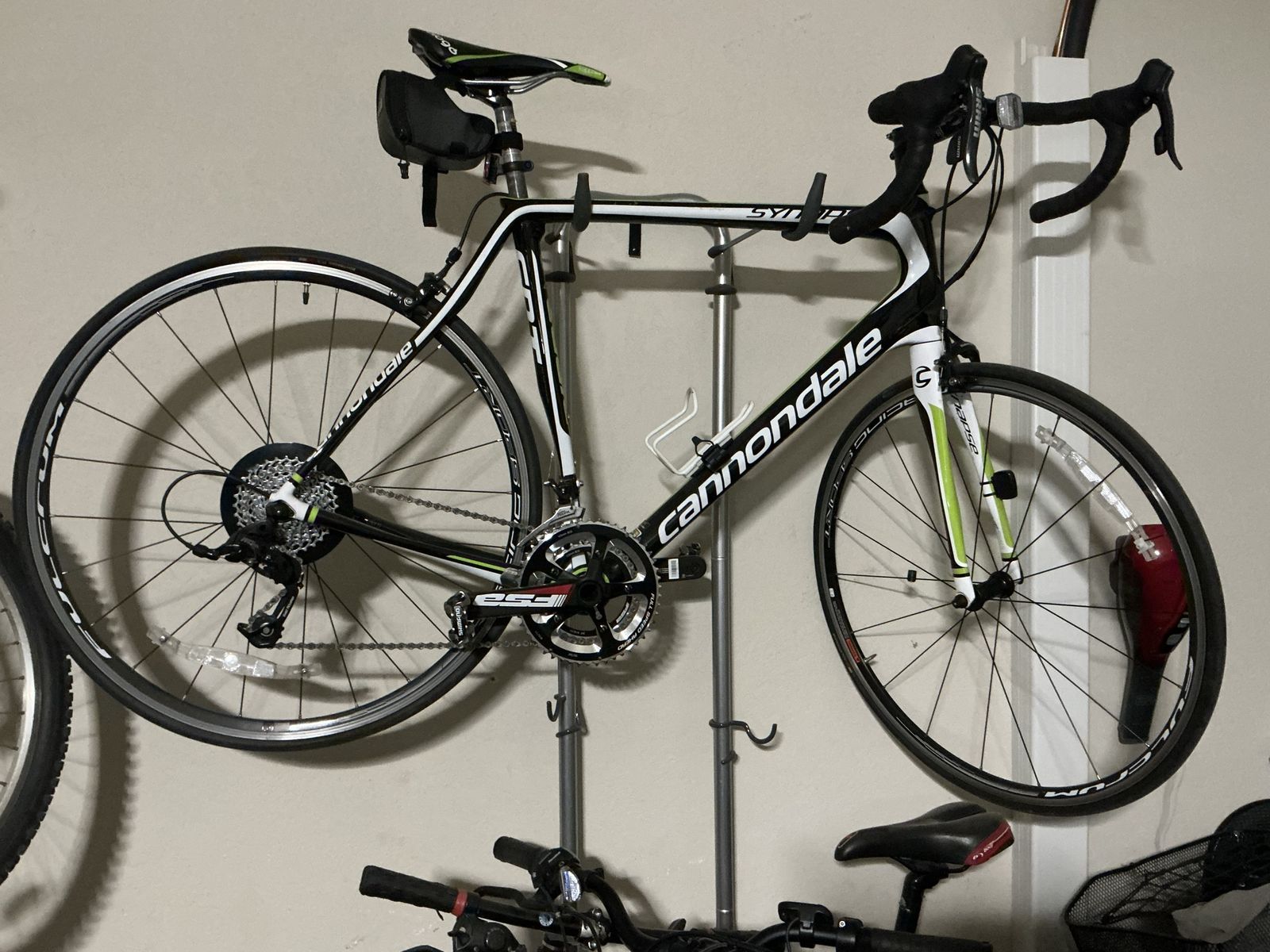 Cannondale Synapse Carbon 4 with SRAM Rival, 58cm, FSA Gossamer BB30 crankset, carbon frame