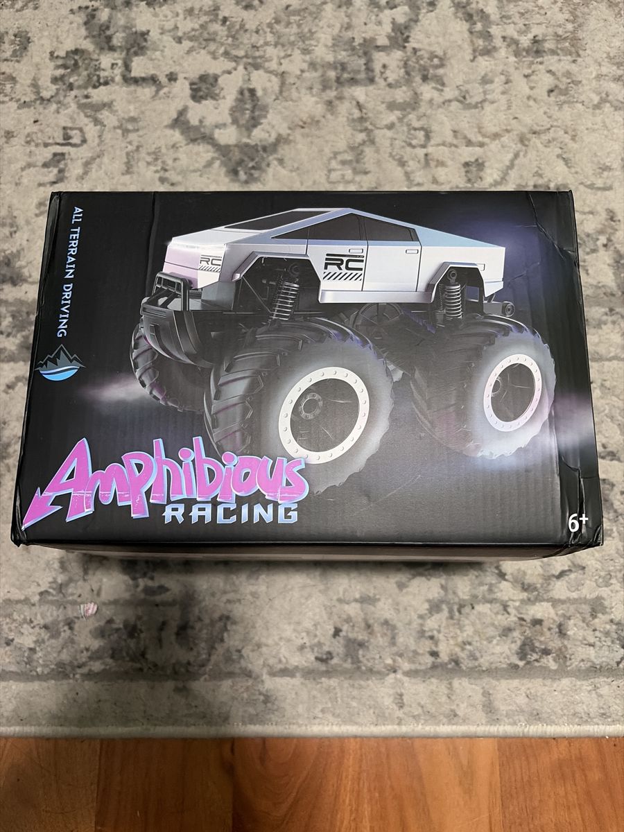 RC Cybertruck Amphibious will float on water