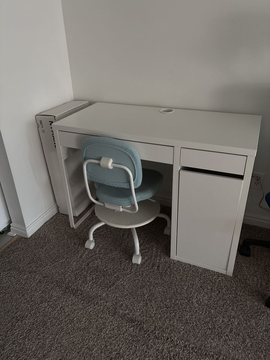 Kids desk w/without chair