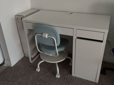 Kids desk w/without chair