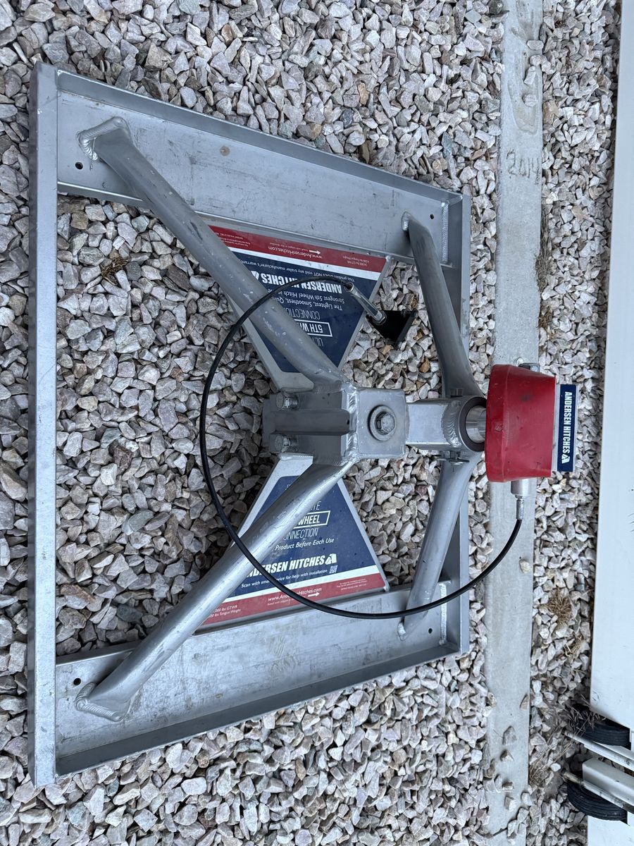 Andersen Hitches Ultimate 5th Wheel Connection Hitch and stabilizer