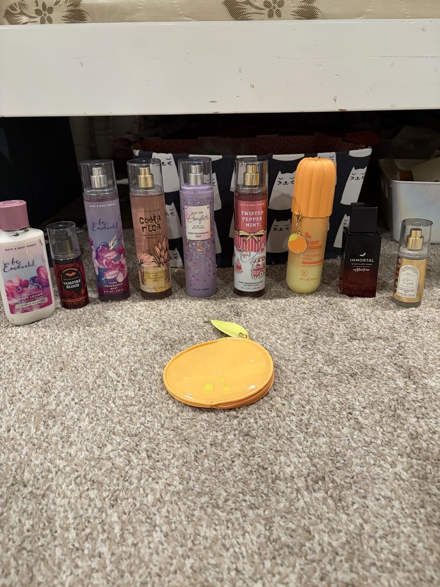 Bath & Body Works Body Mist and Lotion Lot with Pouch
