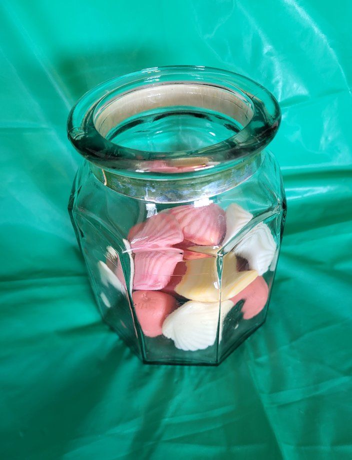 **NEW/VINTAGE GUEST SOAPS IN JAR**