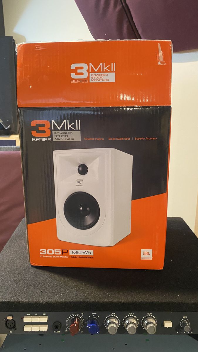 JBL 305P Series 3 MK 2 Limited White.