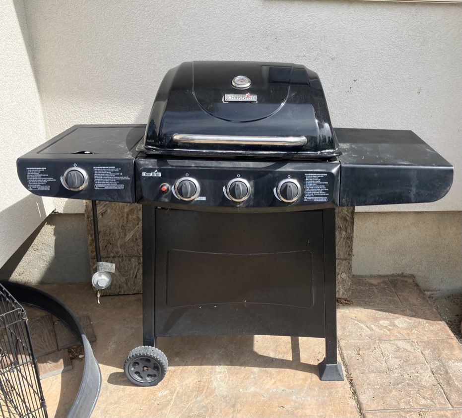 Char-Broil 4-Burner Gas Grill with Cart