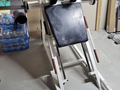 VERY RARE!!! BODYMASTERS Commercial Hack Squat (Delivery Available)