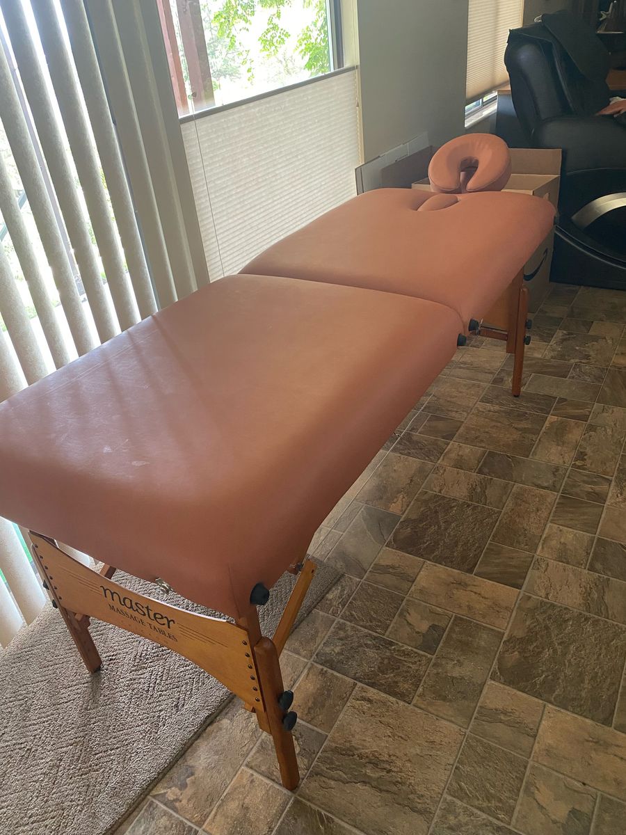 Master Massage Table with Headrest