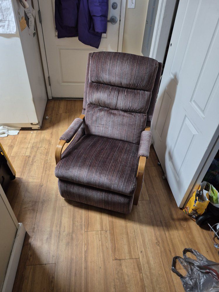 Rocker recliner