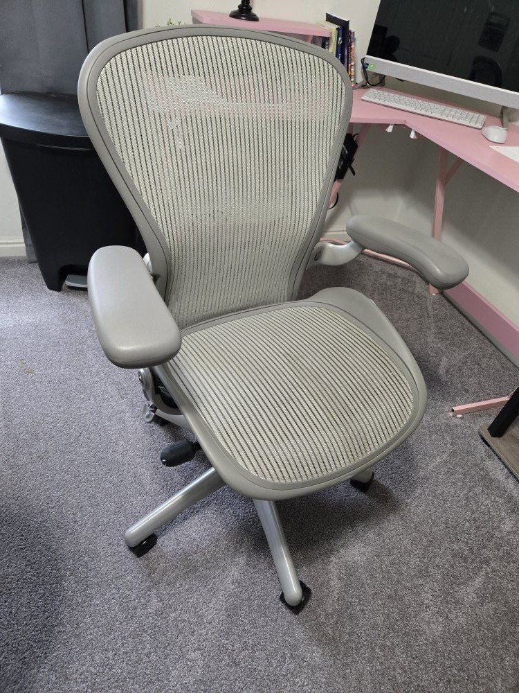 Herman Miller Aeron Chair