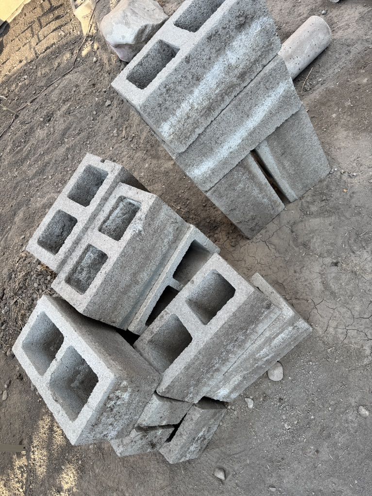 $20 - Landscape Blocks & Concrete Edging