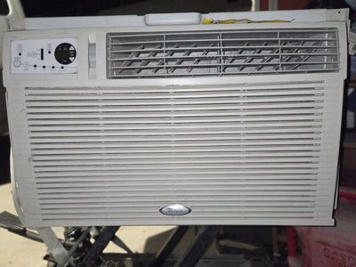 Whirlpool ACQ128XR0 Window Air Conditioner 115V 12,000 BTU - Works Great!