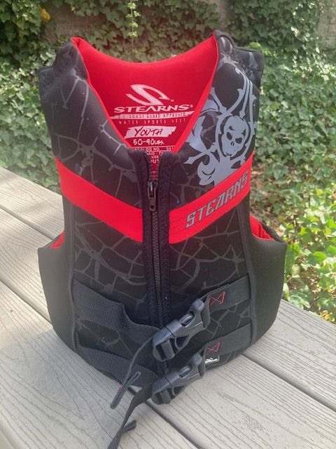 STEARNS Neoprene LIfe Jacket Size YOUTH (50-90 lb.)   $30