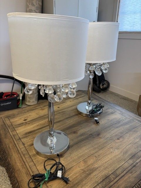 2 Beautiful Table Lamps