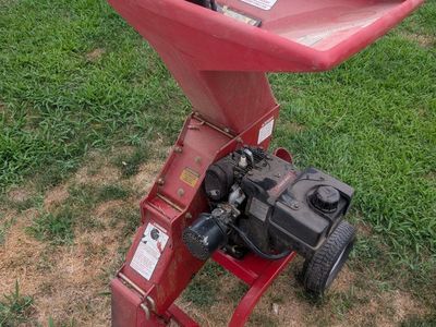 Troy-Bilt Jr Tomahawk Chipper/Shredder, Gas-Powered, Lawn & Garden Debris Mulcher