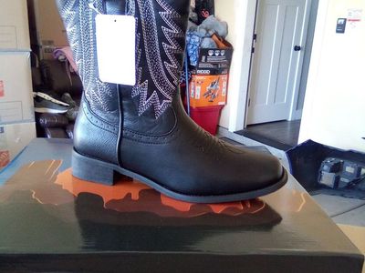 women black and brown boots