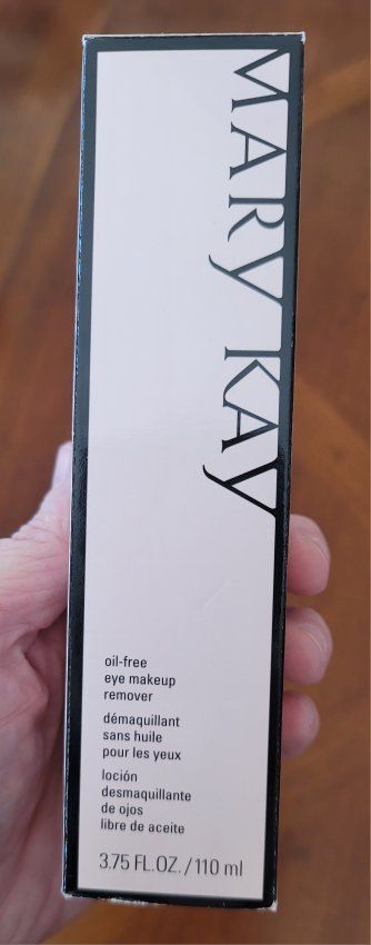 New in Box Mary Kay Oil Free Eye Makeup Remover