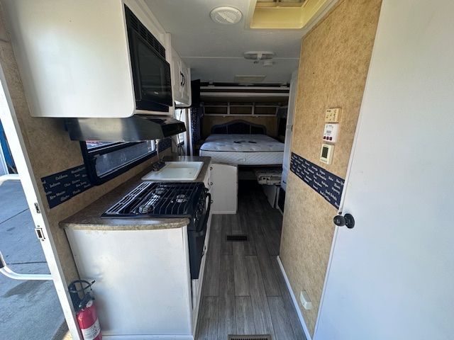 Main image 10