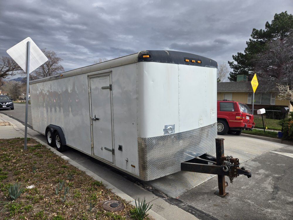 1995 8.5 x 24 car hauler enclosed
