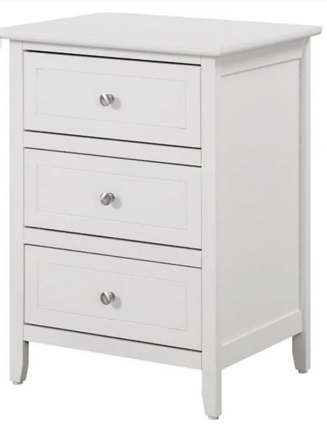 Glory Furniture Daniel 3 Drawer Nightstand in White