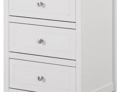 Glory Furniture Daniel 3 Drawer Nightstand in White