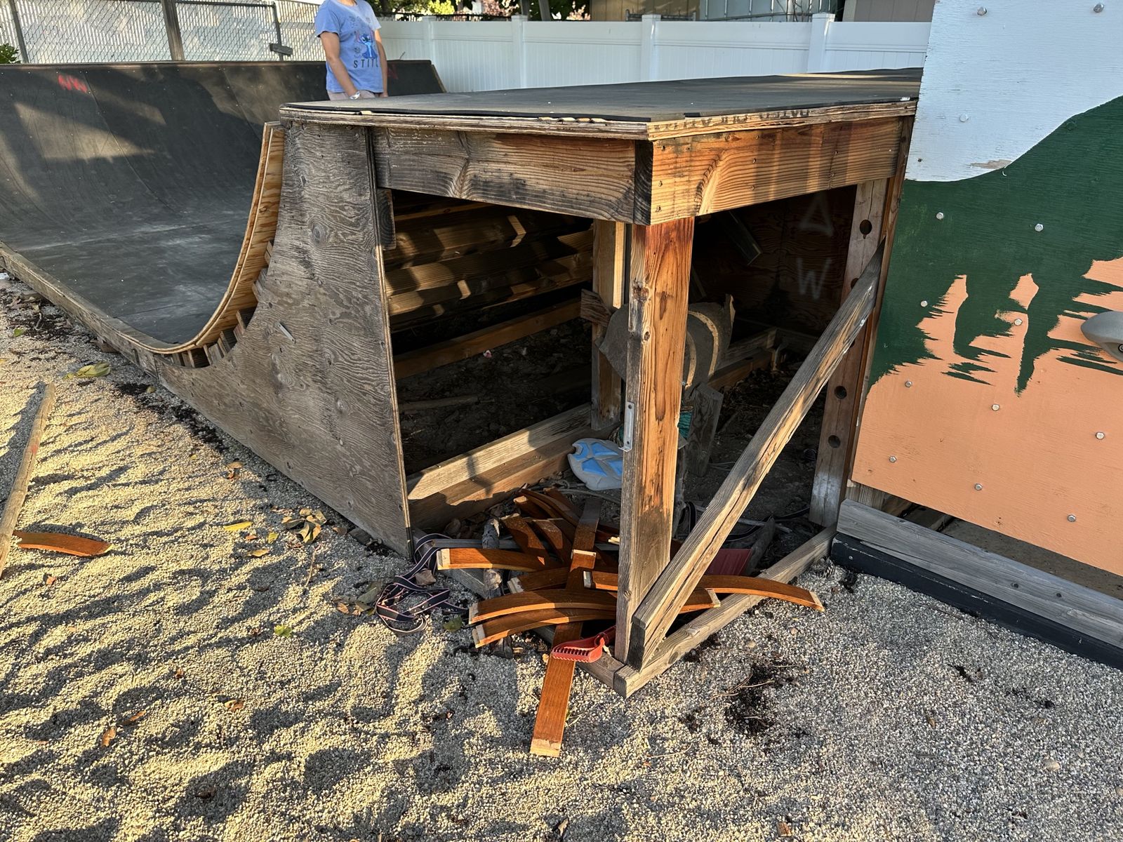 Main image 7