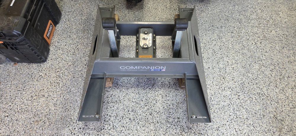 B&W Trailer Hitches Companion RVB3500 5th Wheel Hitch