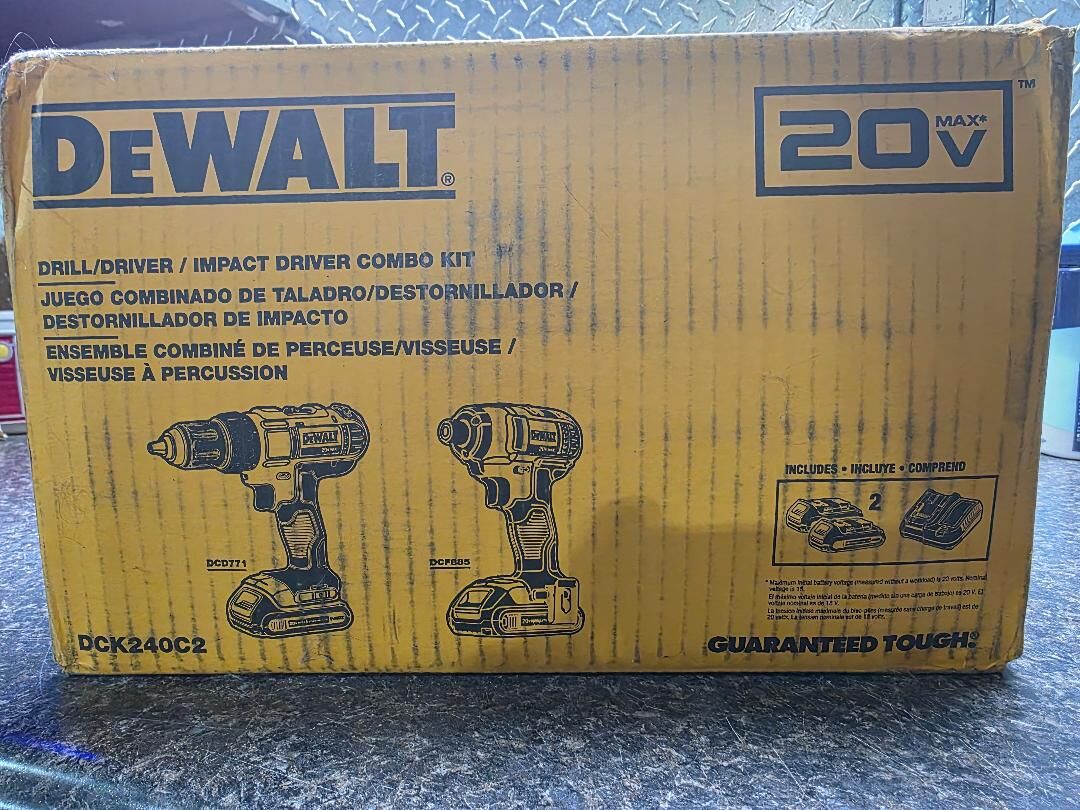 DEWALT / DRIVER / IMPACT DRIVER COMBO